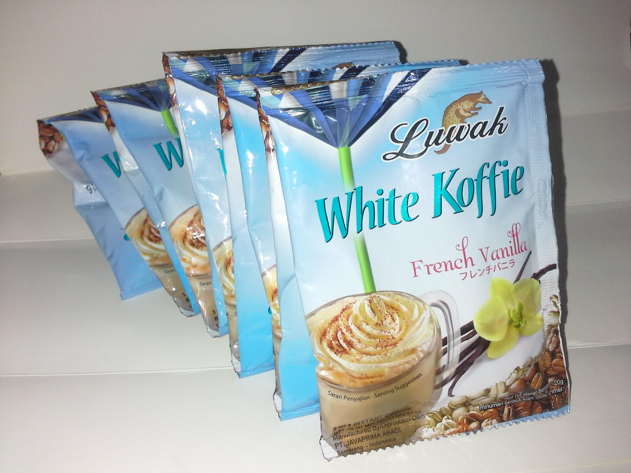 Kopi Luwak White Koffie (3 in 1) Instant Coffee French Vanila Flavor, Single Pack 20 Gram ( 30 Sachets)