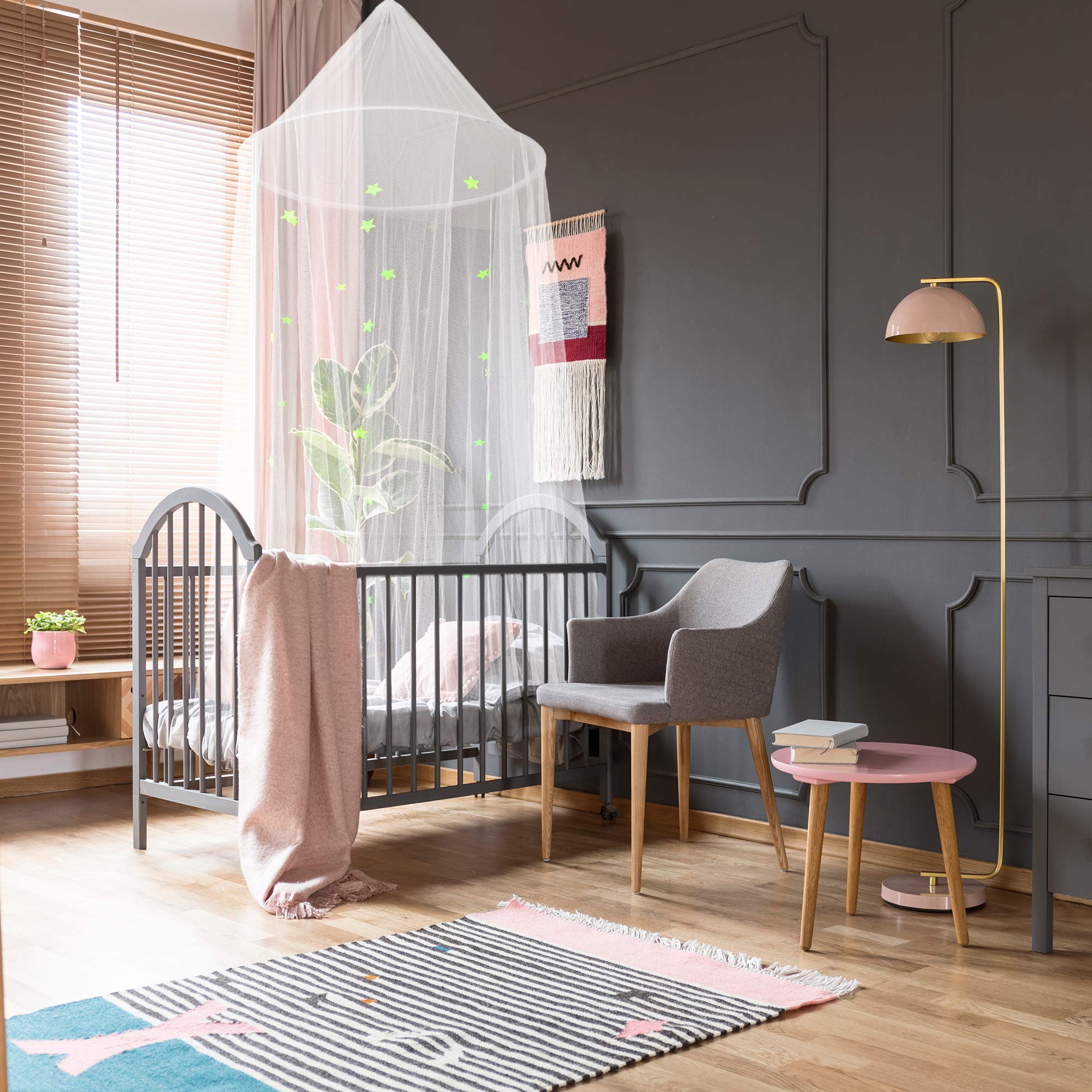 Selqual Mosquito Net Curtain with Fluorescent Stars, Glow in Dark Bed Canopy Dome for Adults, Girls, Boys & Babies, Bed Netting for Single to King Size, Bedroom Decor Play Tent with 20 Extra Stars