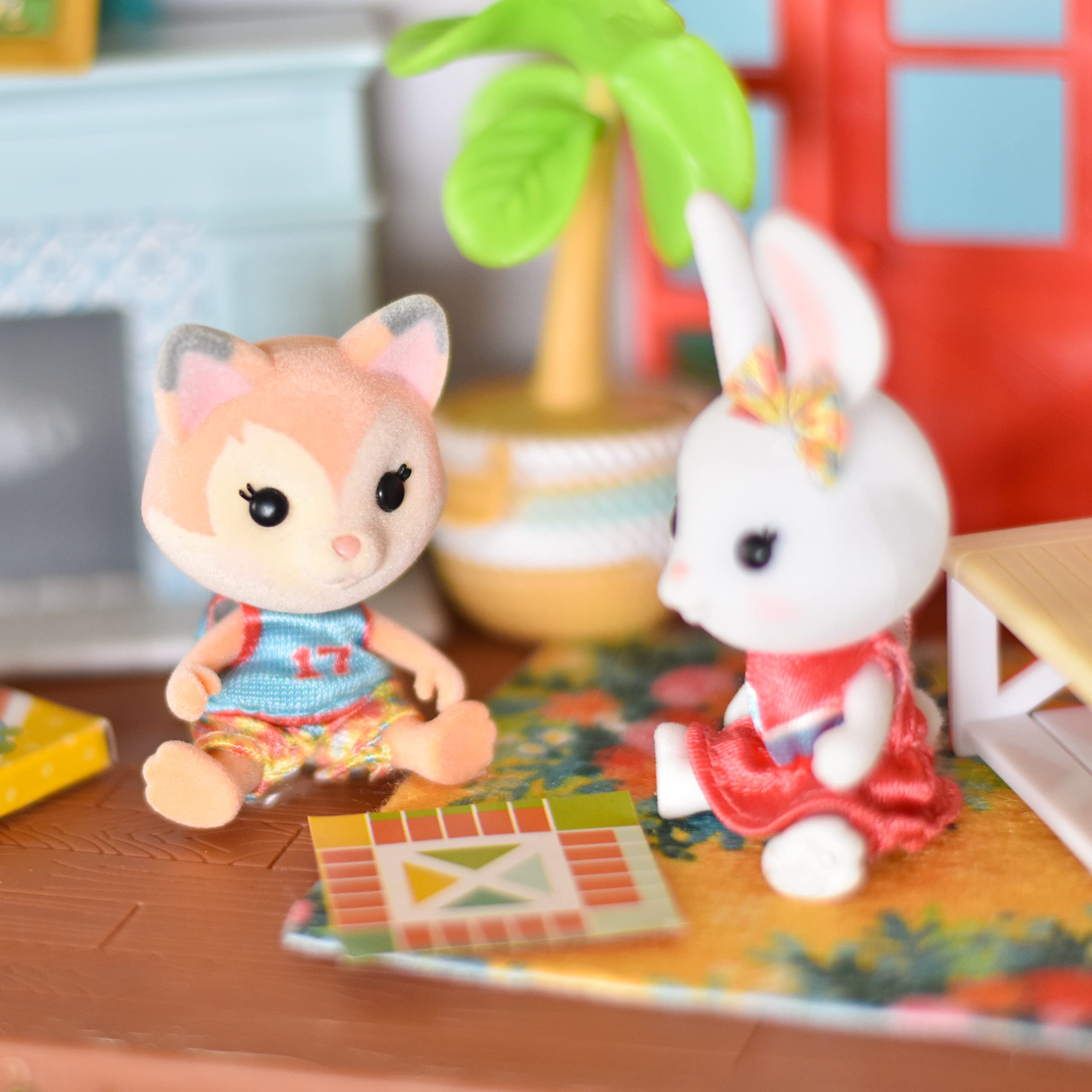 Honey Bee Acres Cozy Living Room Décor – 28 Pieces Accessory Set | Colorful Farmhouse Doll Furniture | Pretend Play Toys for Kids - Sunny Days Entertainment