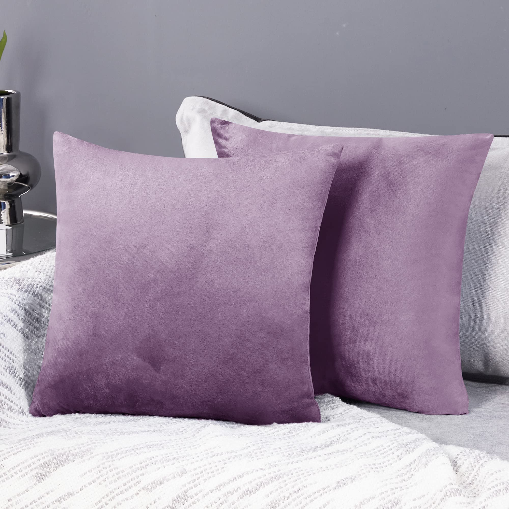 Deconovo Pack of 2 Velvet Cushion Covers 55 x 55 cm Light Purple