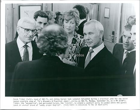 Amazon Co Jp ビンテージ写真プレス 写真 政治 グラントティンカー ジョニー カーソン ブルパー 実用的ジョーク 8x10 ホーム キッチン