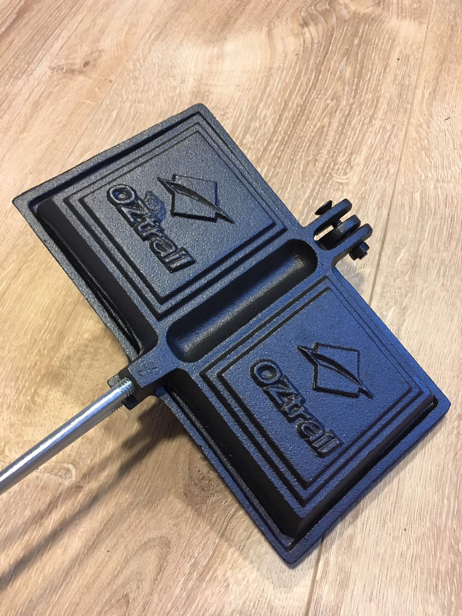 Jaffle Iron Double 2.3kg Total length with handle 54cm. Iron area for