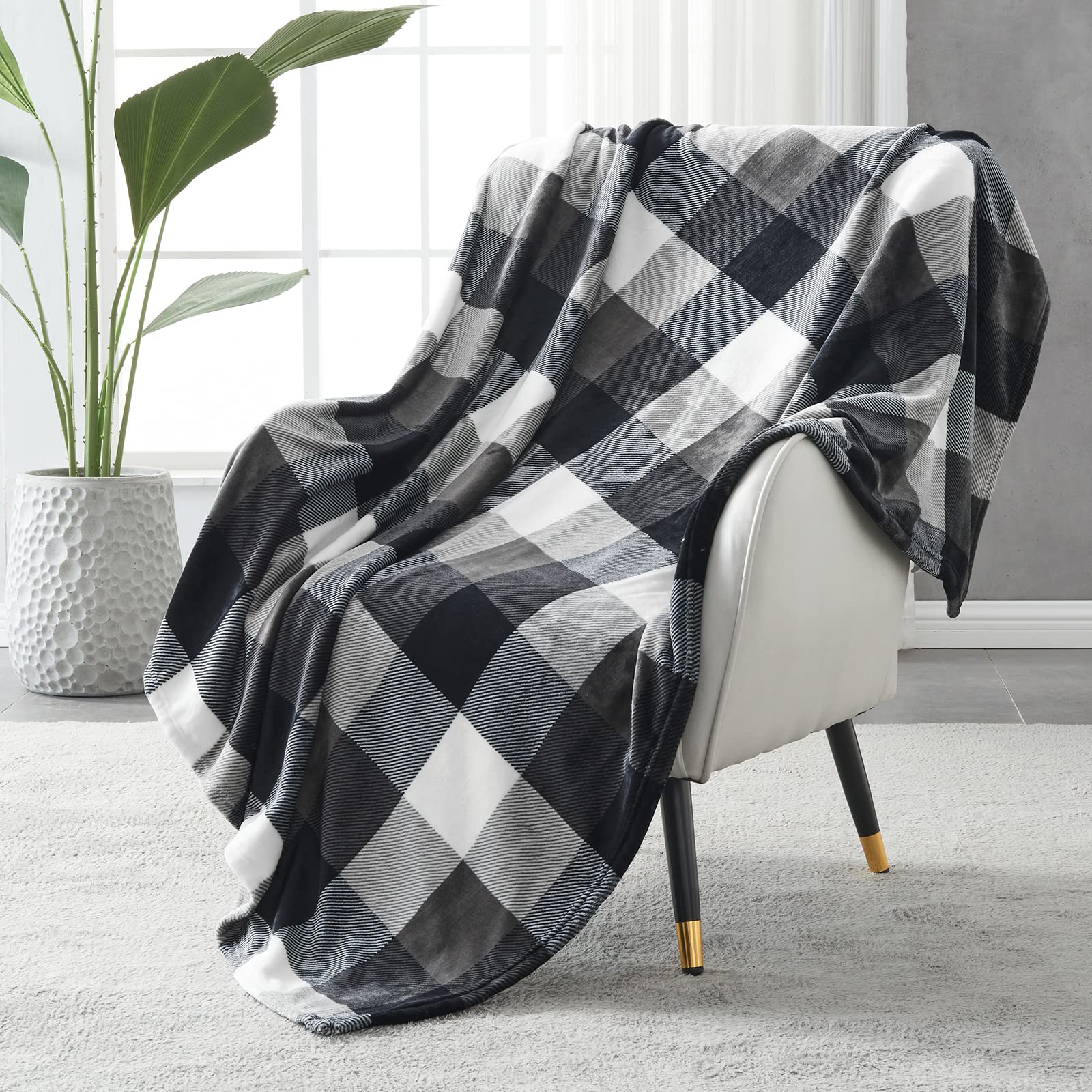 SOCHOW Flannel Fleece Blanket 127cm×150cm, All Season Plaid Black/White Blanket for Bed, Couch,Car — image 1