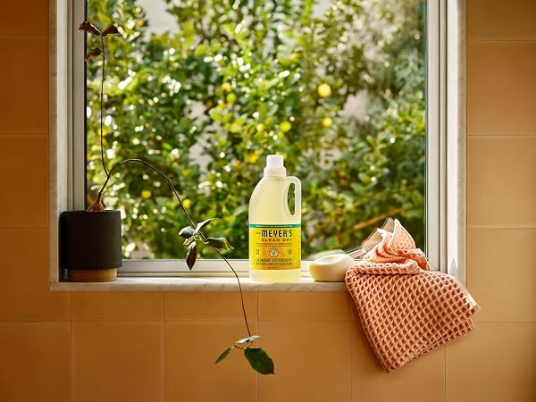 MRS. MEYER’S CLEAN DAY LIQUID LAUNDRY DETERGENT, INFUSED WITH ESSENTIAL OILS, HONEYSUCKLE, 64 OZ – PACK OF 2 (128 LOADS)