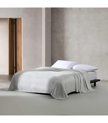 Amazon.com: Lauren Ralph Lauren Classic Micromink Blanket - Creme