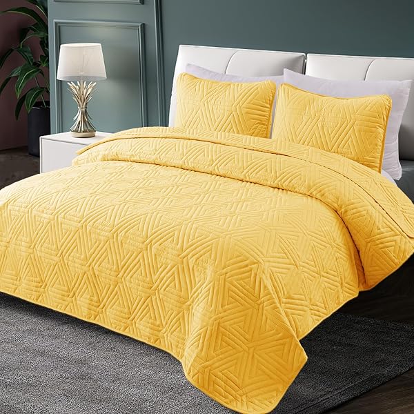 WHALE FLOTILLA SOFT KING SIZE QUILT SET FOR ALL SEASONS, 3-PIECE ULTRASONIC GEOMETRIC QUILTS BEDDING SET, LIGHTWEIGHT REVERSIBLE BEDSPREAD, COVERLET, BED COVER WITH 2 PILLOW SHAMS, YELLOW