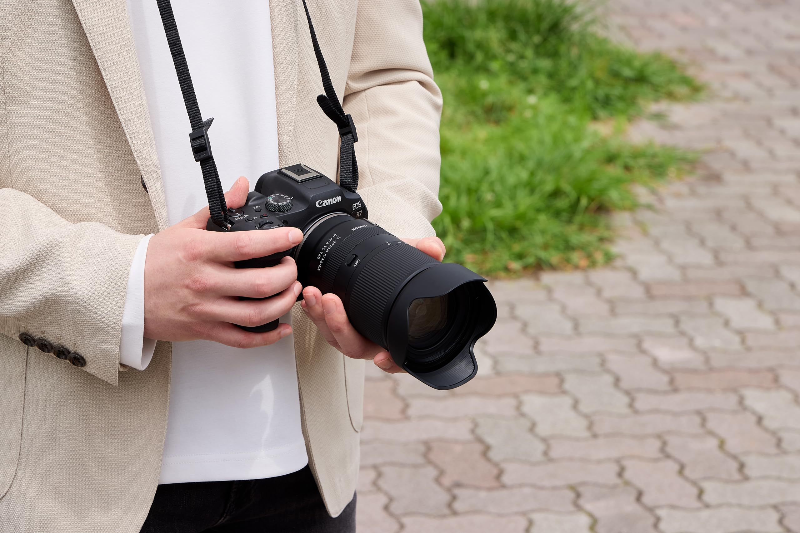 Tamron 18-300mm F/3.5-6.3 Di III-A VC VXD All-in-One Zoom Lens for Canon R APS-C Mirrorless Cameras