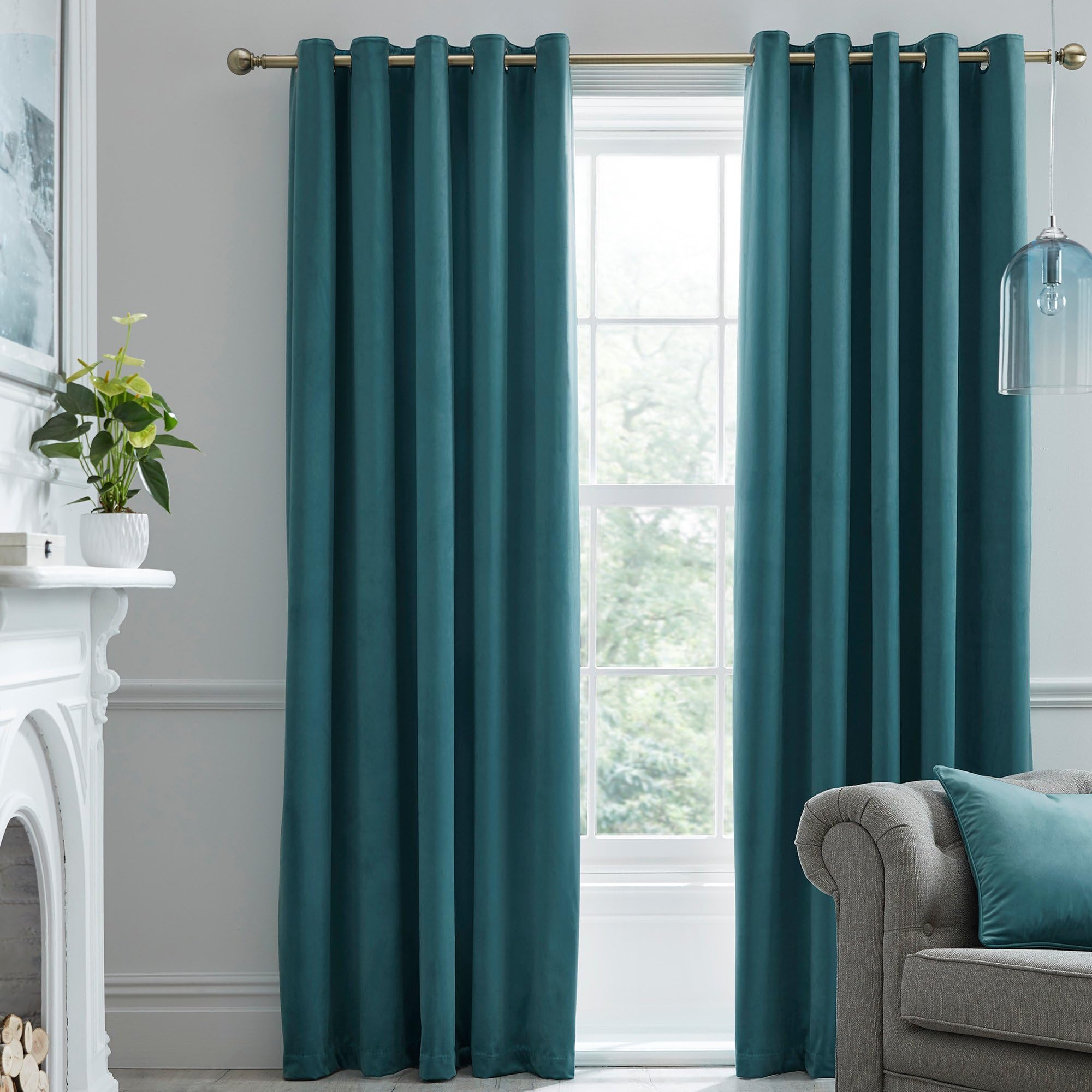 Laurence Llewelyn-Bowen Teal Velvet Curtains – W46 x L54 (117x137cm) – 2 Panels – Thermal Blackout Eyelet Drapes – Silky Sound-Reducing Panels – Montrose Collection for Bedroom or Living Room