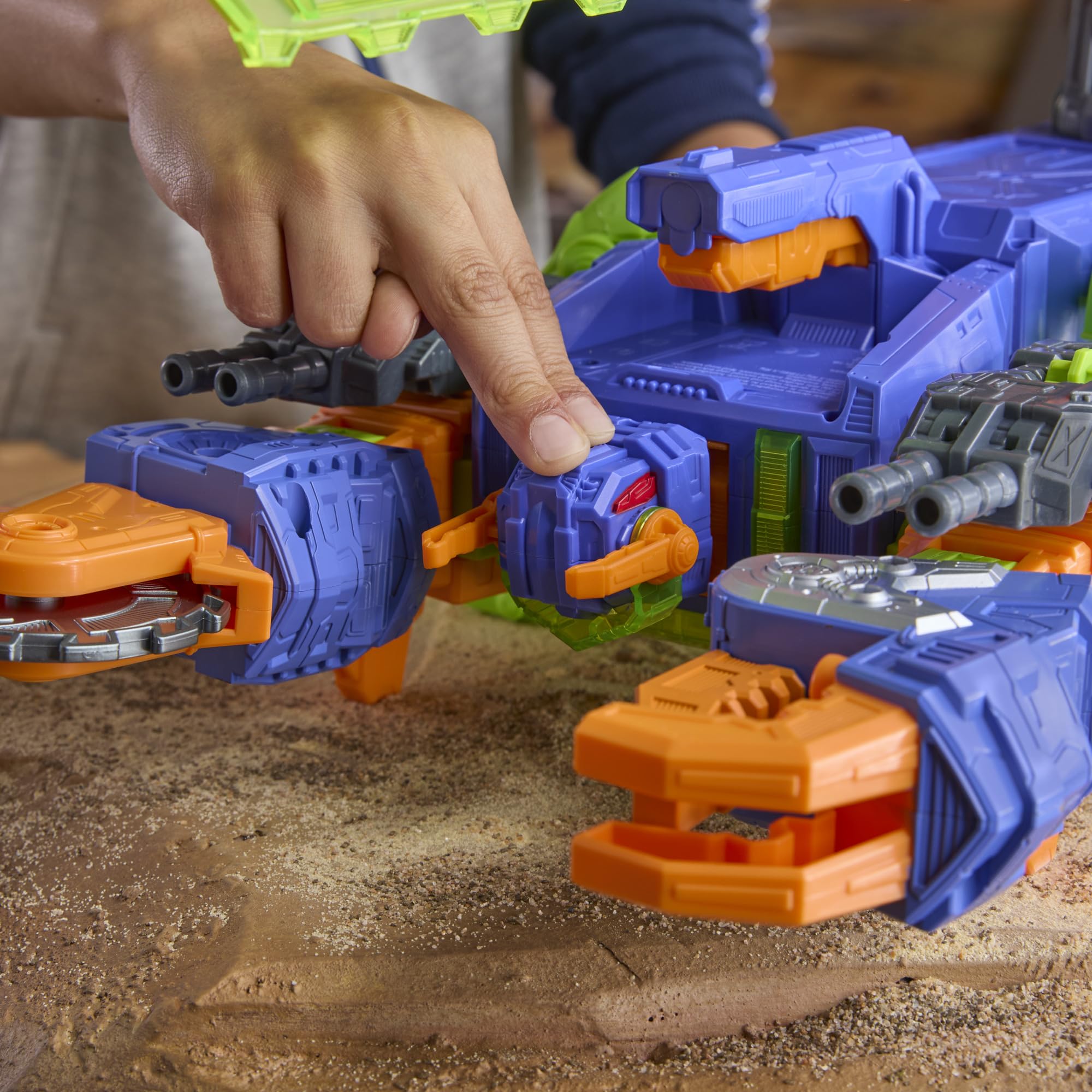 Transformers CYBERWORLD Scorponok Strike Battle Set, Converting Action Figure Playset with Lights and Sounds, Robot Toys for Boys and Girls 6 and Up