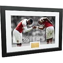 LeBron James LA Lakers Signed Photo - 12x8 A4 Framed Basketball Poster With Autograph Reprint