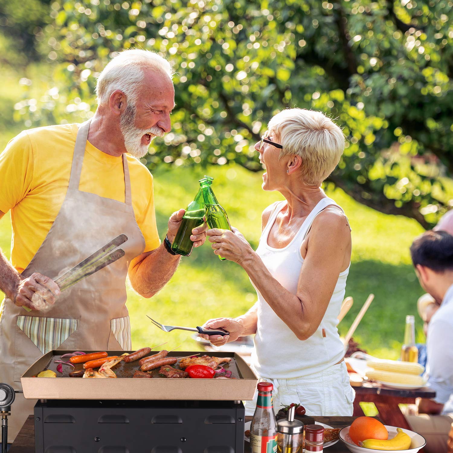 QOMOTOP Tabletop Propane Gas Grill, 18 Inch Griddle with 2 Burners