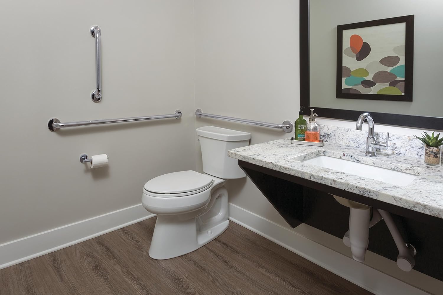 Delta Faucet Trinsic Single Hole Bathroom Faucet, Single Handle Bathroom Faucet Chrome, Bathroom Sink Faucet, Diamond Seal Technology, Drain Assembly, Chrome 559HA-DST - - 