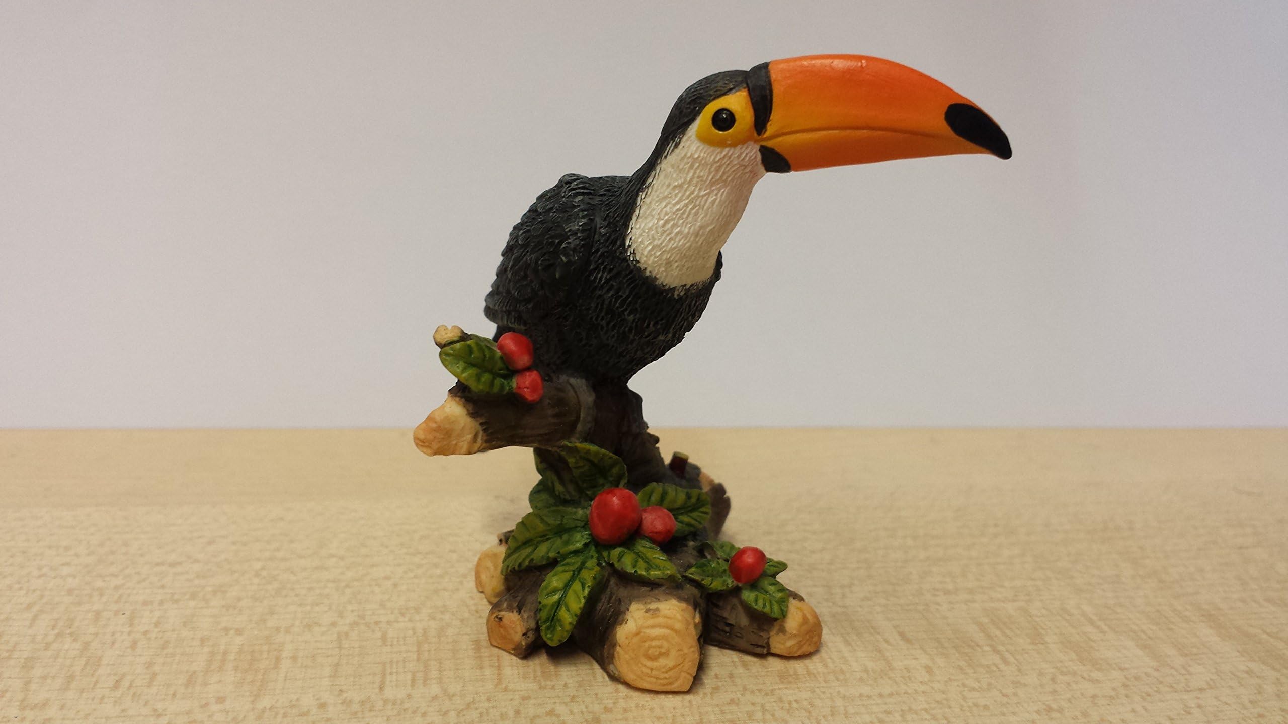 COLOURBOX HANDCRAFTED MINIATURES TOUCAN BIRD FIGURE (MULTI-COLOUR)