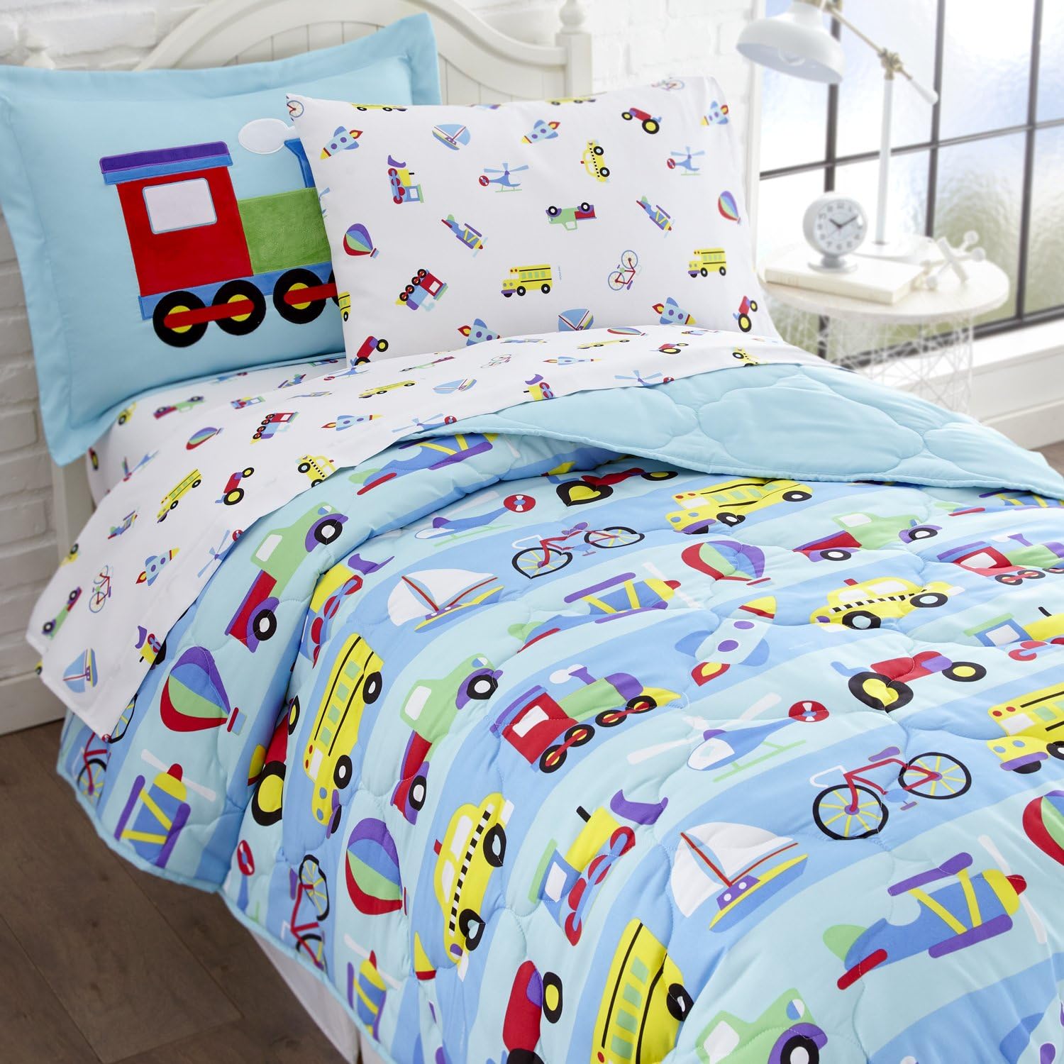 Wildkin Kids 7 Pc Full Bed In A Bag for Boys and Girls, Microfiber Bedding Set Includes Comforter, Flat Sheet, Fitted Sheet, Two Pillow Cases and Two Shams, BPA-free, Olive Kids (On The Go)