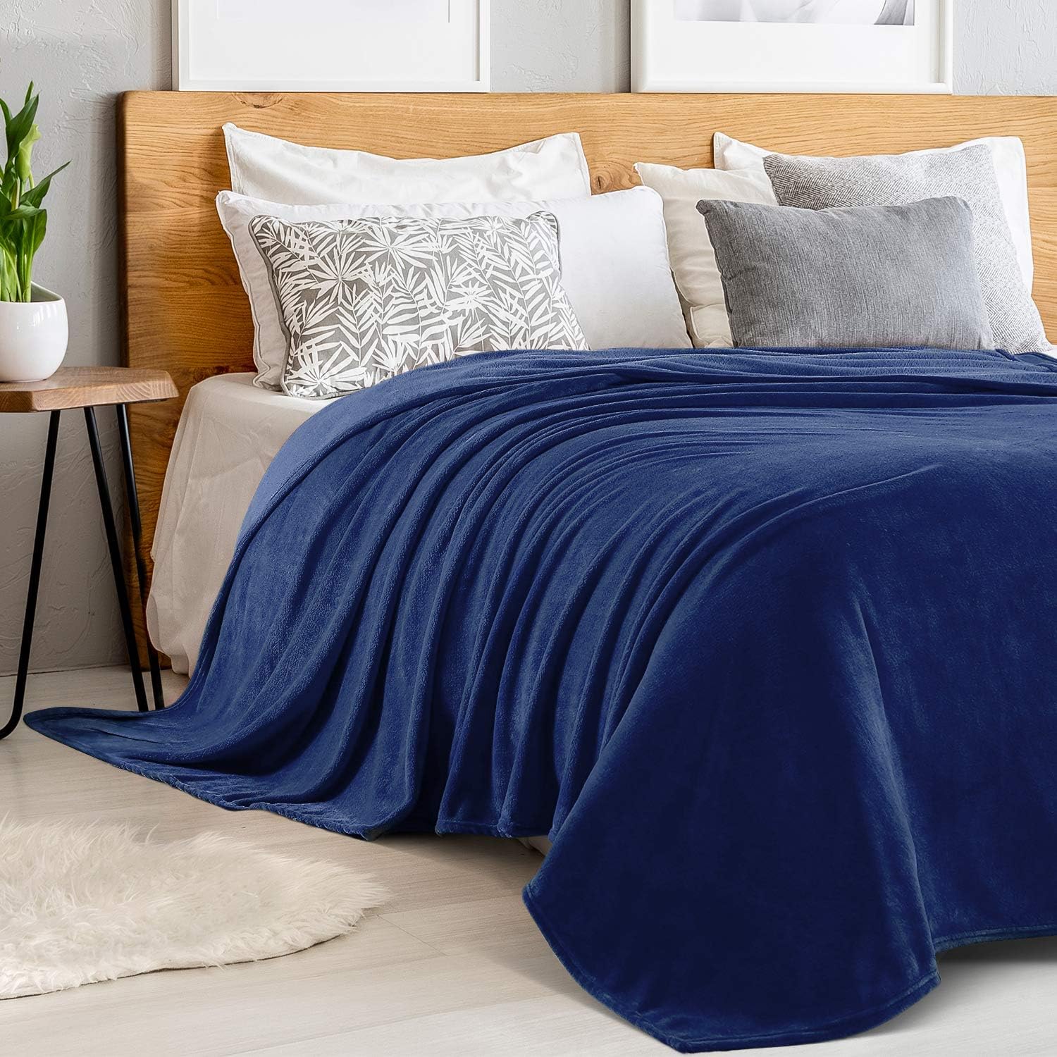 Sedona House Flannel Fleece Blanket 280GSM Luxury Microfiber Flannel Super Soft Warm Fuzzy Cozy Lightweight Blanket for Bed Couch or Car Color Navy Size Throw 50"x60": Home & Kitchen