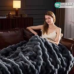PLUUSHUU Faux Fur Throw Blanket for Couch, Fluffy