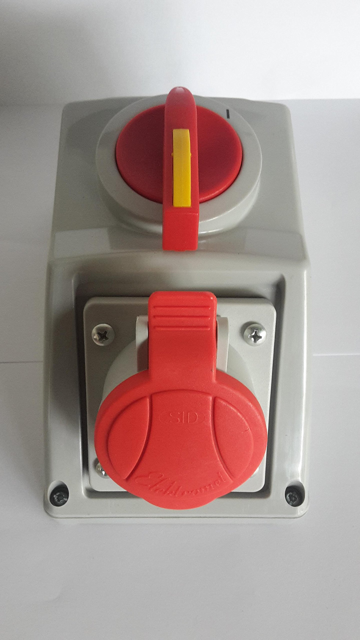 Rotary Isolator Switch Socket 32A 5 Pin 3Phase 415V IP54