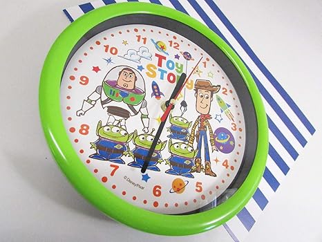Amazon Co Jp 正規品 ディズニー壁掛け時計 ウオールクロック トイストーリー ライトグリーン ホーム キッチン