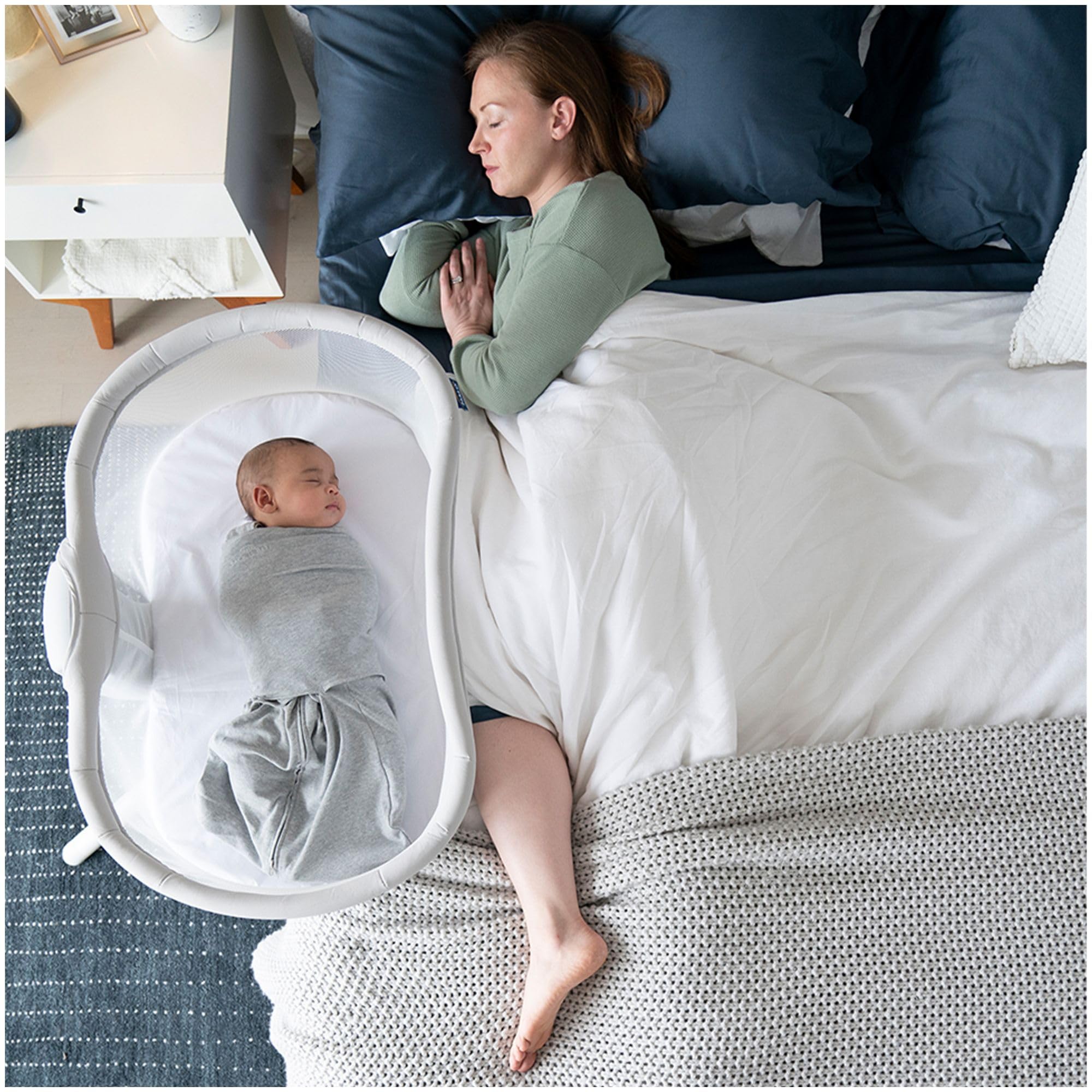 HALO BassiNest Swivel Sleeper 3.0 – Over-Bed Baby Bassinet with 360 Rotation, Adjustable Height, Breathable Mesh, Safe Close Sleeping, Lowering Wall for Easy Access, Feeding & C-Section Recovery