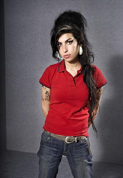 Amazon Com Amy Winehouse Wallpaper British Singer Poster Amy Winehouse Photoshoot Print Rnb Singer Print L 24 X 32 Inch 61x81 Cm Home Kitchen