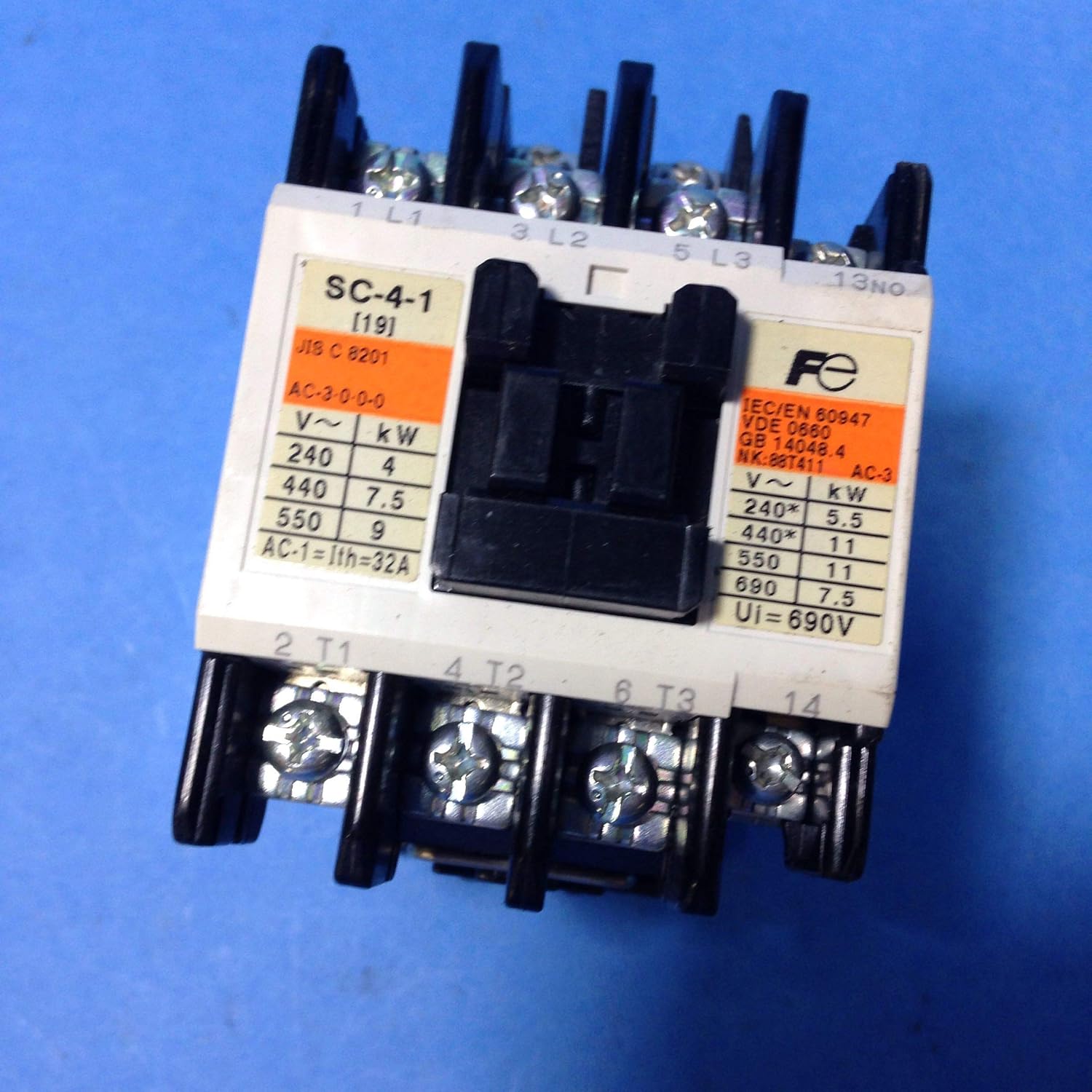 Amazon Com Fuji Electric Sc 4 1 Sc19aa Contactor Magnetico Sc19aa 5 Ka 600 V Industrial Scientific