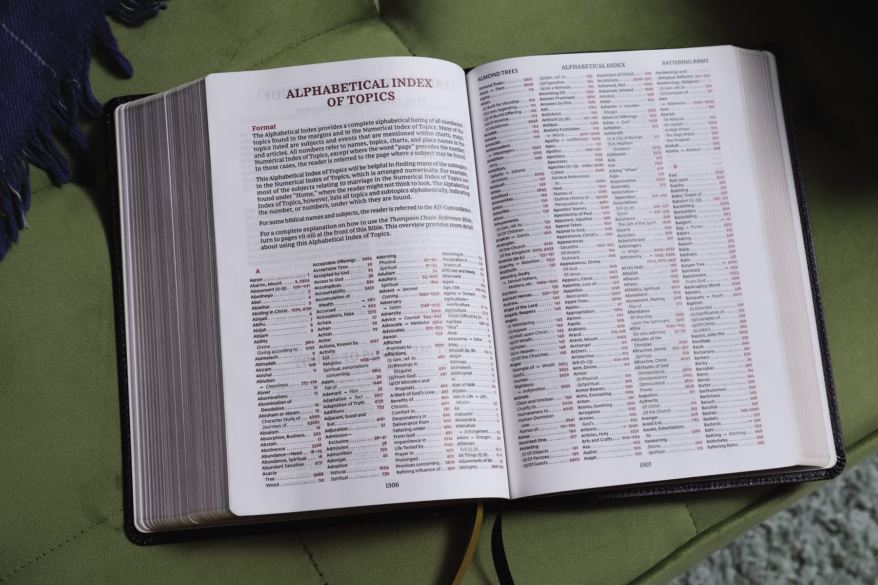 KJV, Thompson Chain-Reference Bible, European Bonded Leather, Black, Red Letter, Comfort Print KJV, Thompson Chain-Reference Bible, European Bonded Leather, Black, Red Letter, Comfort Print Bonded Leather