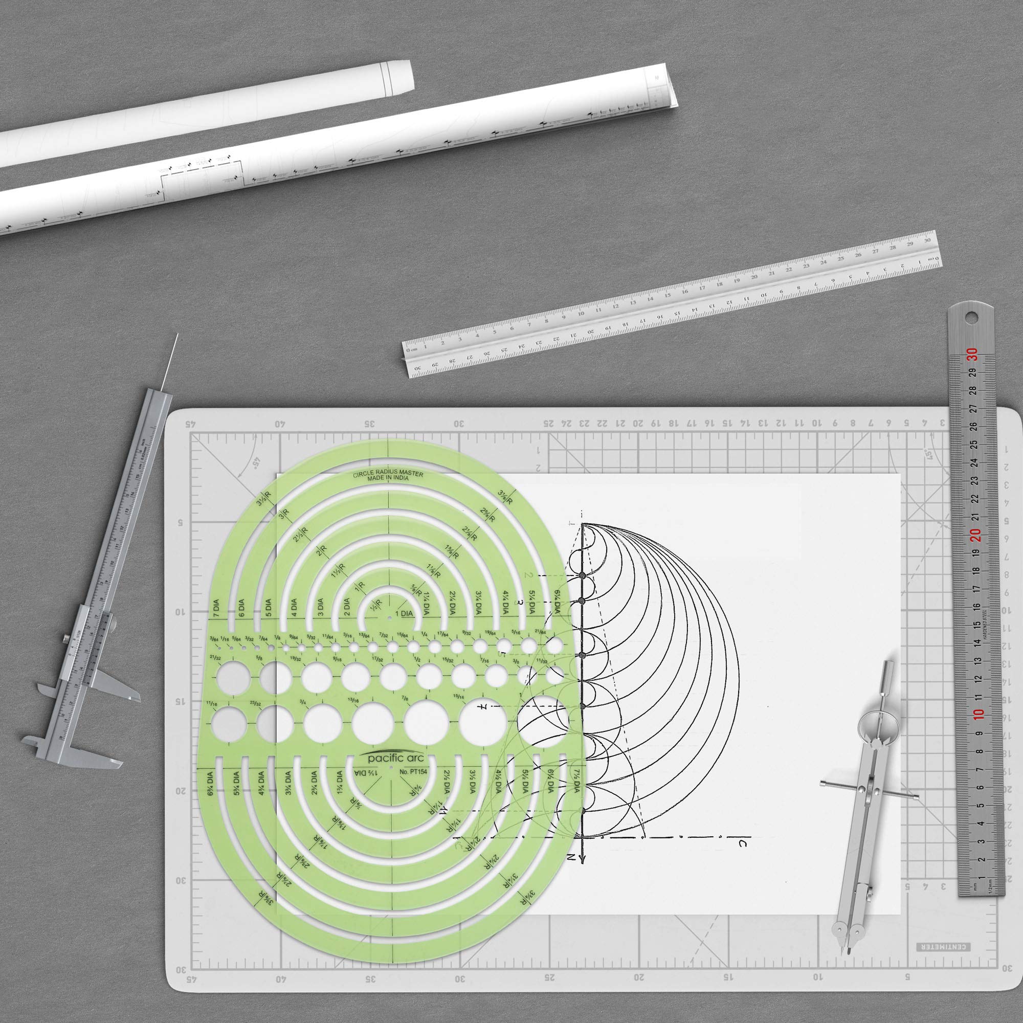 Pacific Arc Circles Radius Master Template Guide, from 1/2 Inch to 3 3/4 Inch Radius and 36 Perfect Circles from 3/64 to 1 Inches