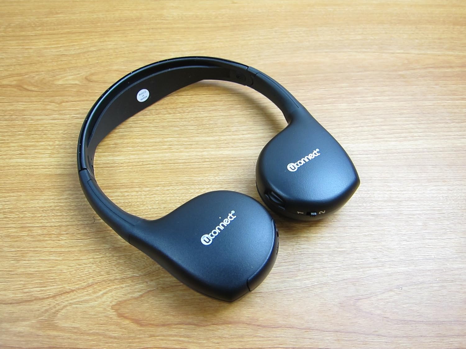 Amazon.com: U Connect Wireless Headphones / Mopar OEM 5091277AB / Chrysler  Jeep Dodge Ram: Automotive