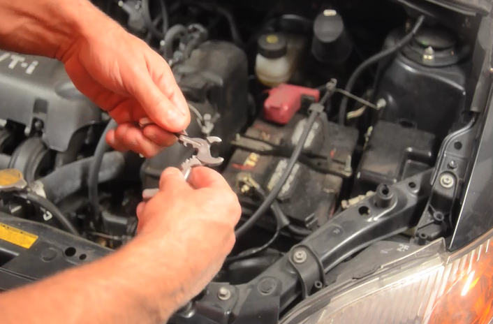 SwissTech-ST50016-Polished-SS-9-in-1-Micro-Pocket-Multitool-with-Screwdrivers-Pliers-for-Keychain