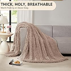 L'AGRATY Chunky Knit Blanket