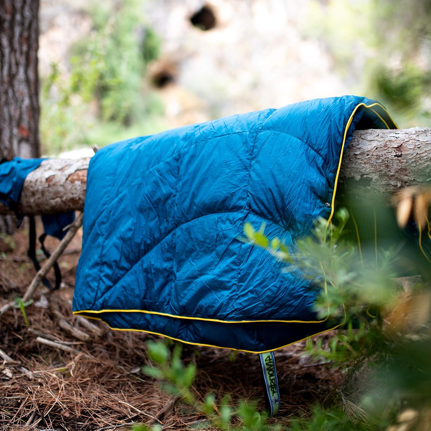 4Monster Outdoor Down Blankets Camping Blanket 650 Fill Travel Down Quilt Compact Waterproof for Picnics, Beach Trips, Camping and Backpacking : Sports & Outdoors