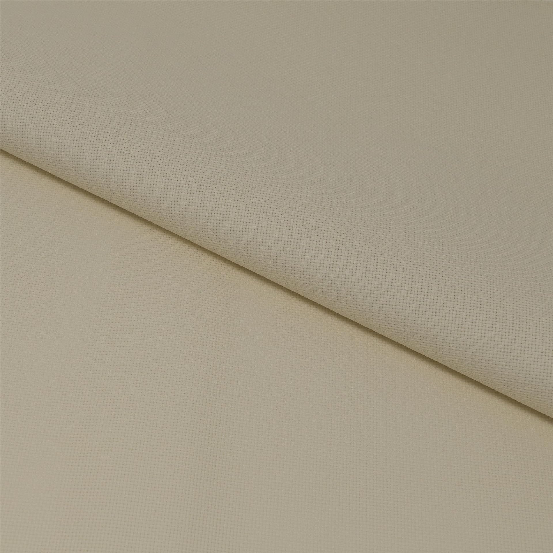 Zweigart Ivory/Cream (264) 18 Count Fat Quarter Aida Measuring 55cm x 50cm (21 x 19 Inches)