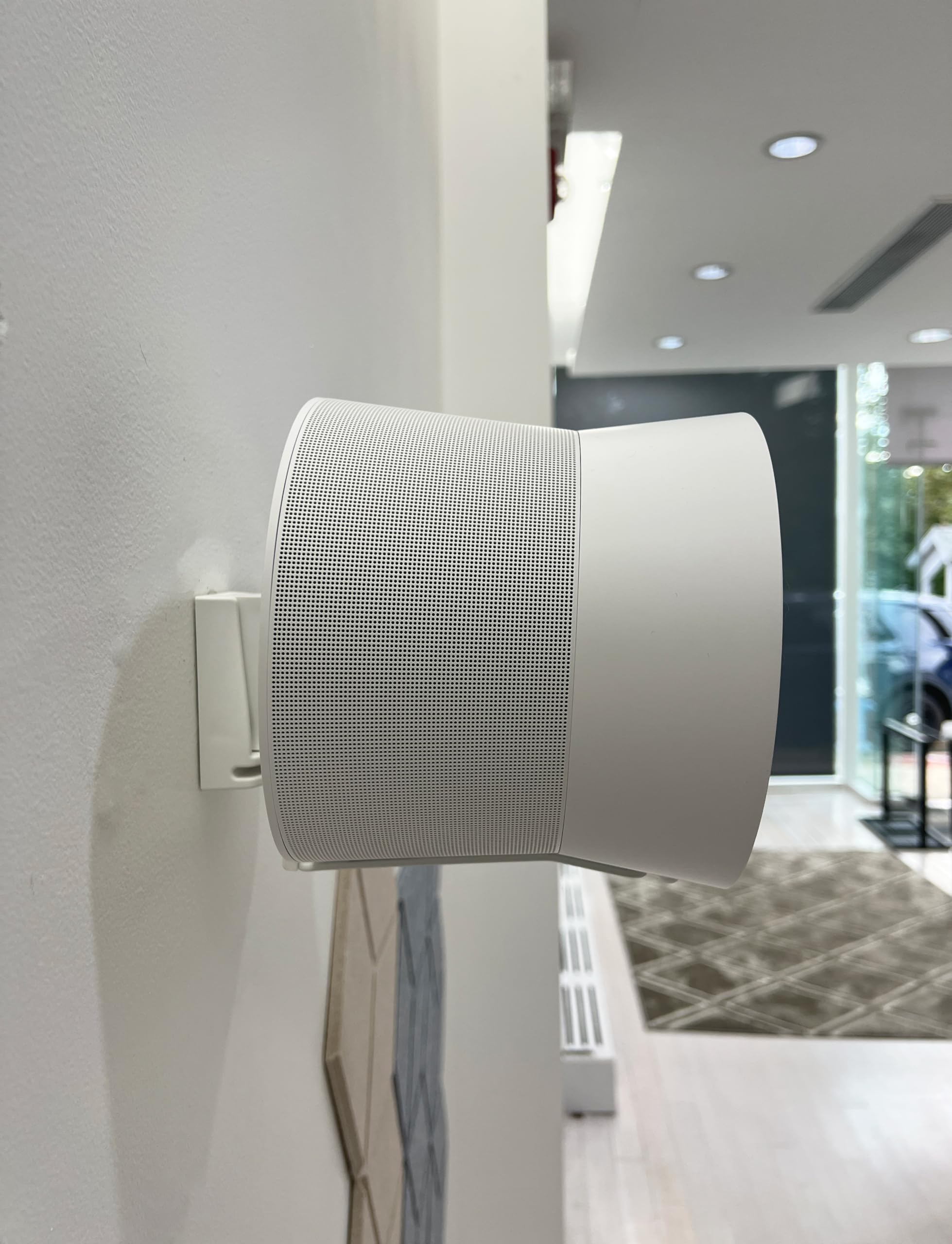 ynVISION.DESIGN 調節可能なウォールマウント Sonos ERA 300スピーカー対応 ホワイト