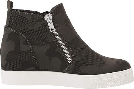 steve madden camo wedgie