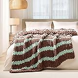 L'AGRATY Chunky Knit Blanket