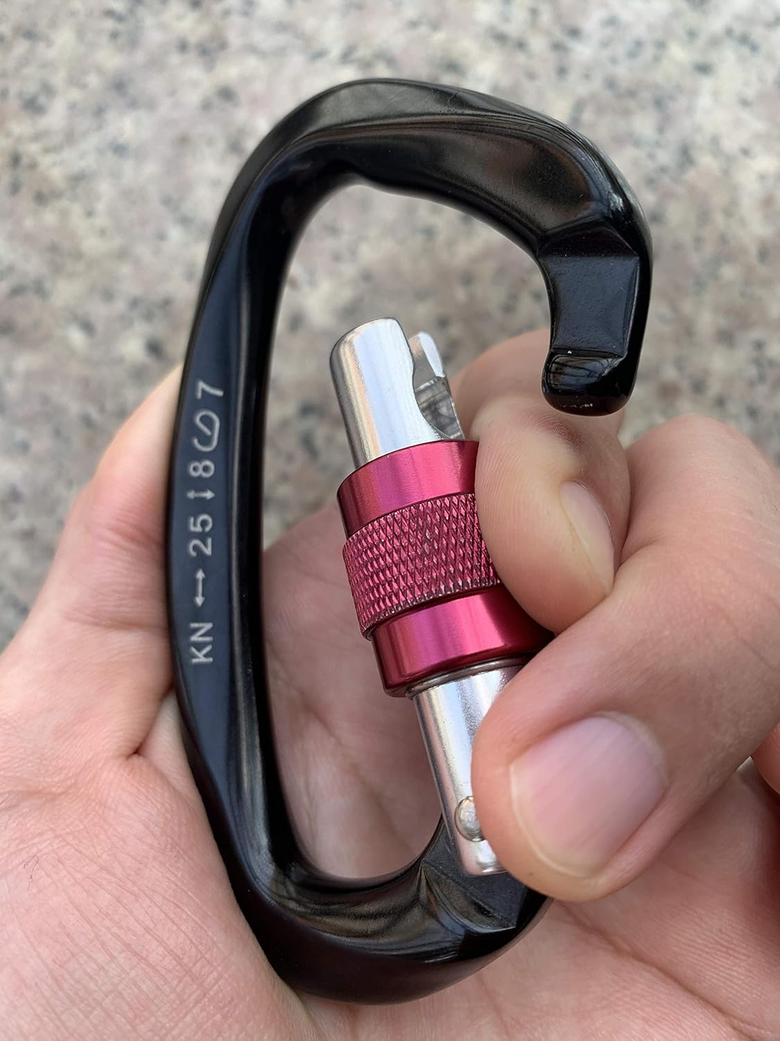 Climbing Locking Carabiner d-Ring Clip, 2 Pack，25KN (5, 511 lbs) Aluminum caribeaners Climbing Gear caribiners Strong Small for Camping, Fishing, Keychain, Outdoor & Gym etc (2 Black) : Sports & Outdoors