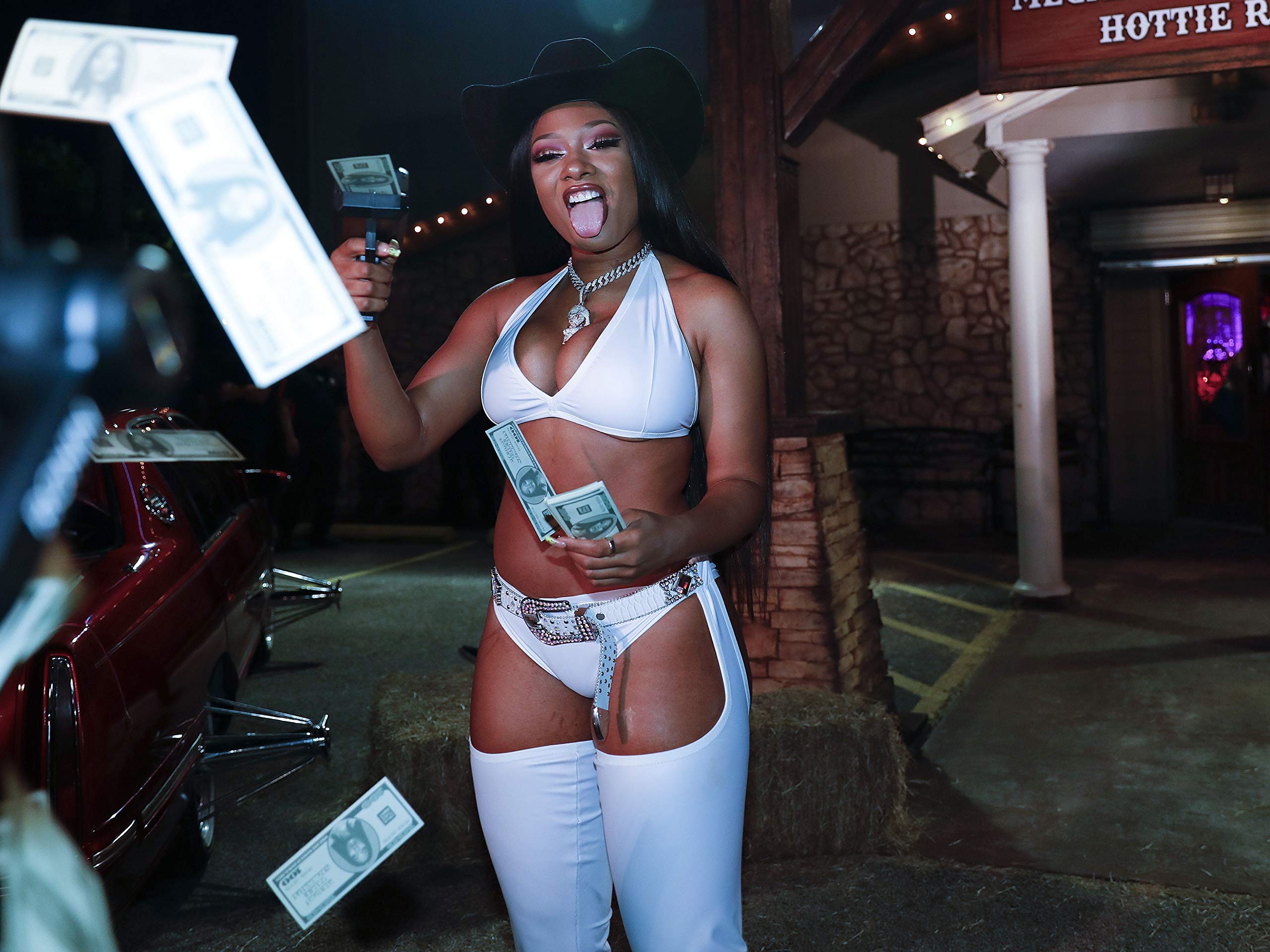 Megan Makin Money Nude Photos Surfaced?!  The Internet Explodes! - vuret96