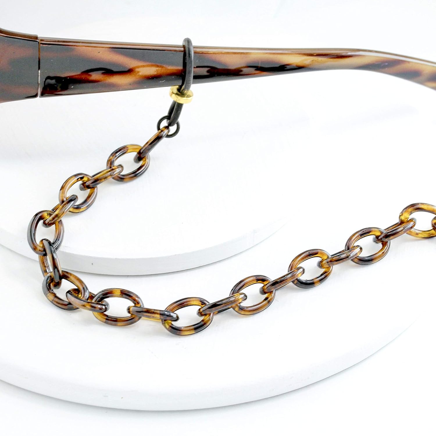 niqab with sunglasses