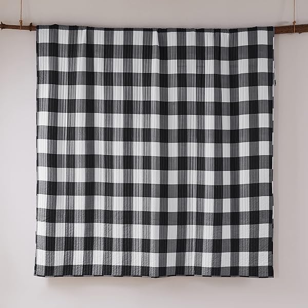 LEVTEX HOME MERRY & BRIGHT COLLECTION – NORTHERN STAR QUILT SET – KING/CAL KING QUILT (106X92IN.) + TWO KING PILLOW SHAMS (36X20IN.) – CHRISTMAS TREE – BLACK AND WHITE – REVERSIBLE