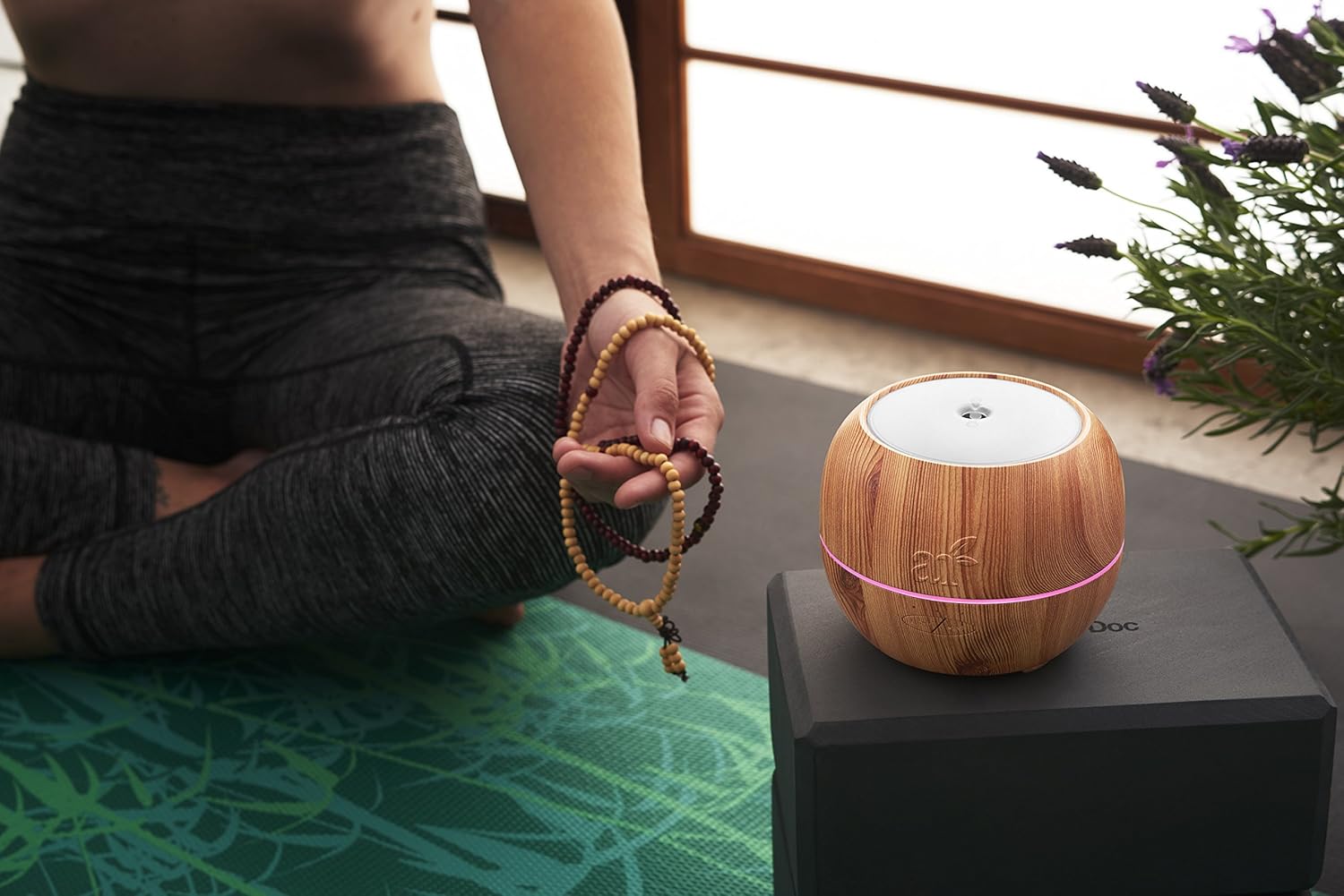 ArtNaturals Aromatherapy Essential Oil and Diffuser Gift Set - (150ml Tank & Top 8 Oils) - Peppermint, Tee Tree, Lavender & Eucalyptus - Auto Shut-Off – Therapeutic Grade: Home & Kitchen