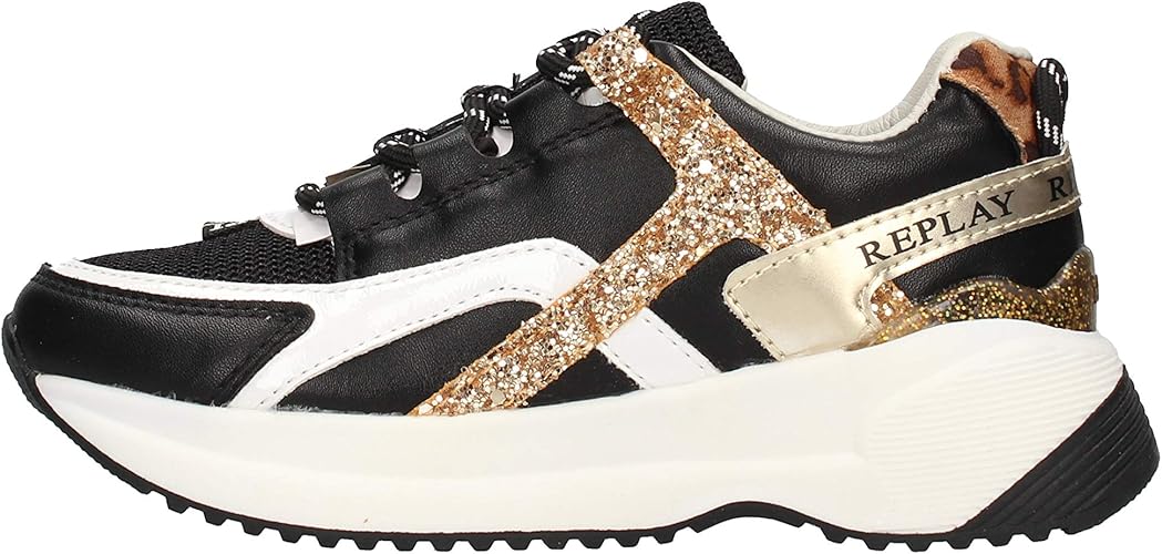 black trainers size 1.5