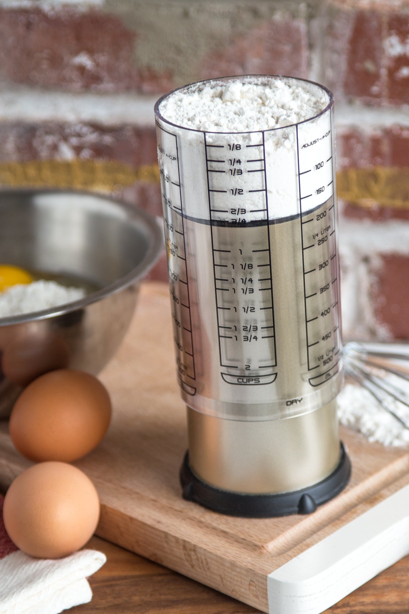 KitchenArt Professional Series 2 Cup Adjust-A-Cup, Champagne Satin, Adjustable, 1/8 to 2-Cup