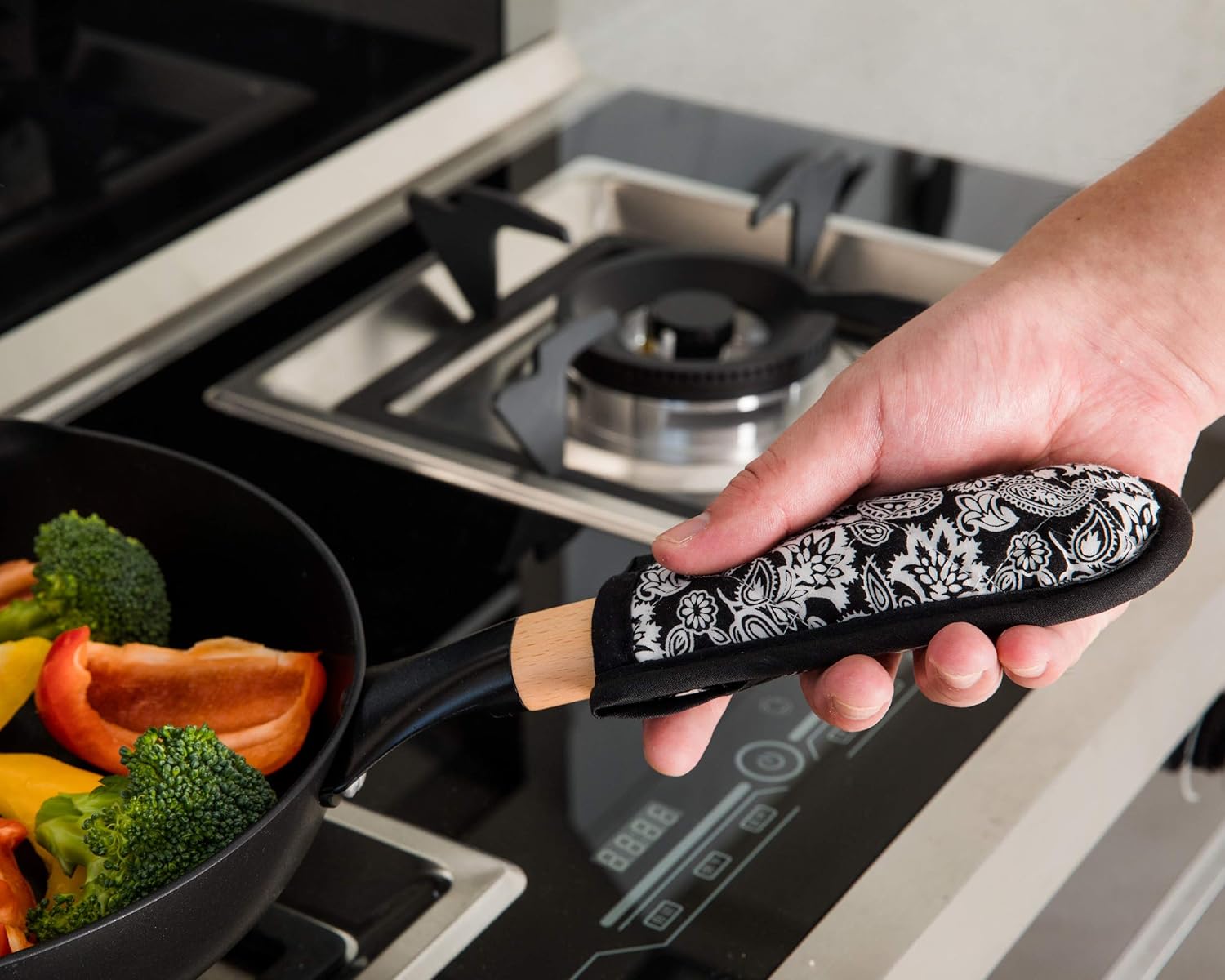 Buzhan Striped Cast Iron Skillet Handle Cover, Durable Pot Holder Sleeve, Heat Resistant Machine Washable Handle Mitts, 2 PCS: Home & Kitchen