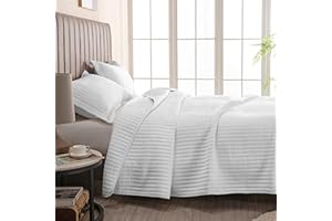 Great Bay Home Twin/Twin XL Quilt Bedding Set, 2-Piece Lightweight Summer Channel Stitch Quilt Set with Shams, Ultra Soft White Bedspreads, Quilted Bedding Coverlets for All Seasons