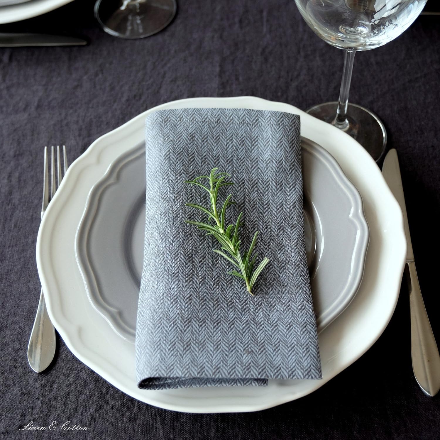 Set of 4 Linen & Cotton Herringbone Napkins ULMA - 100% Linen 47 x 47cm (18.8'' x 18.8'') Pale Violet/Beige - Image 4