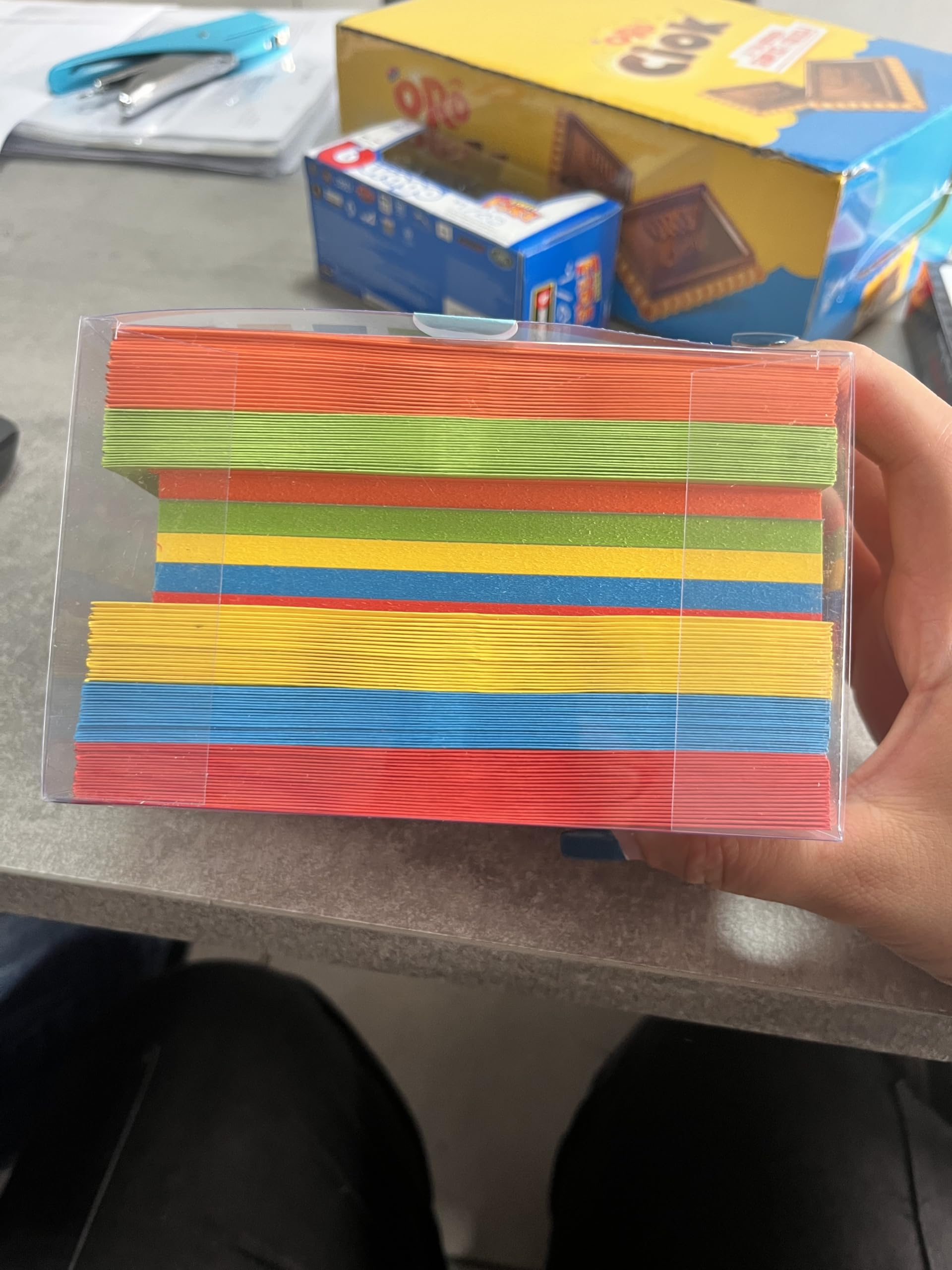 Varzi Stationery Selection Since 1956 Pack of 100 Envelopes and 100 Coloured Cards in 5 Strong Colours, Size 9 x 14