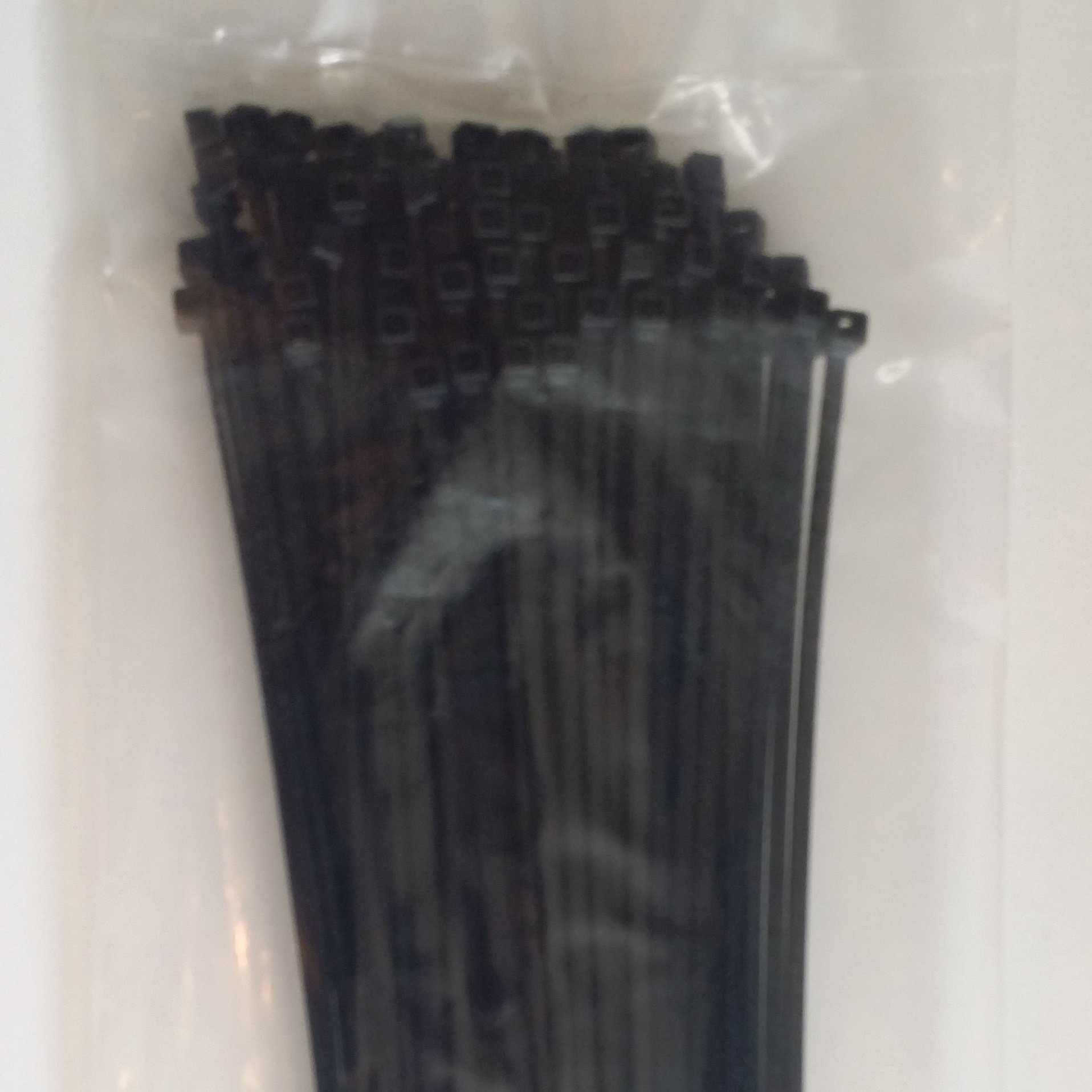 CABLE TIE TIES, 200mm X 2.5MM black 100pack pack to 100 pieces