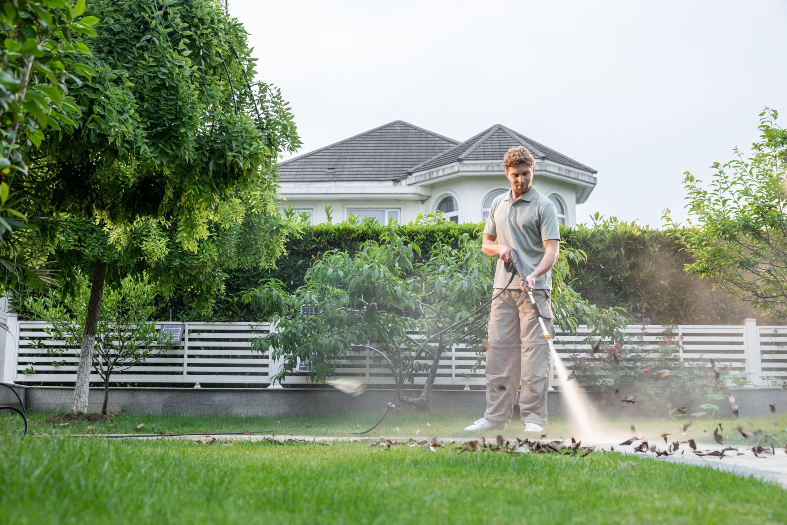 Giraffe Tools Wandmontierter Hochdruckreiniger, 1800 Watt, Max 2400 PSI, 2.0 GPM Elektrischer Wasserdruckreiniger, mit 30M Einziehbarem Schlauch, für Autos/Zäune/Garten, Schwarzer Harter Schlauch 9