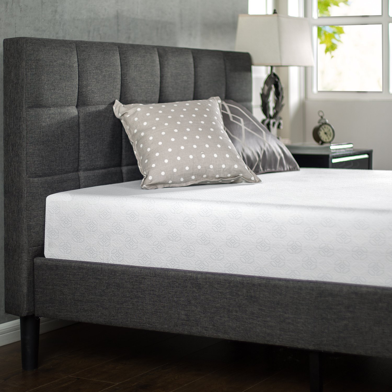 Zinus 10 Inch Gel-Infused Green Tea Memory Foam Mattress, Queen