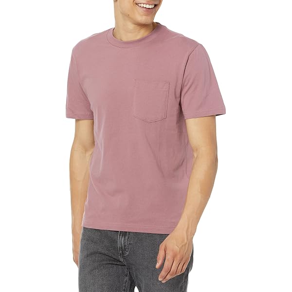 GAP Men's Everyday Soft Relaxed Pocket T-Shirt – Comfortable Casual Tee With Dropped Shoulders